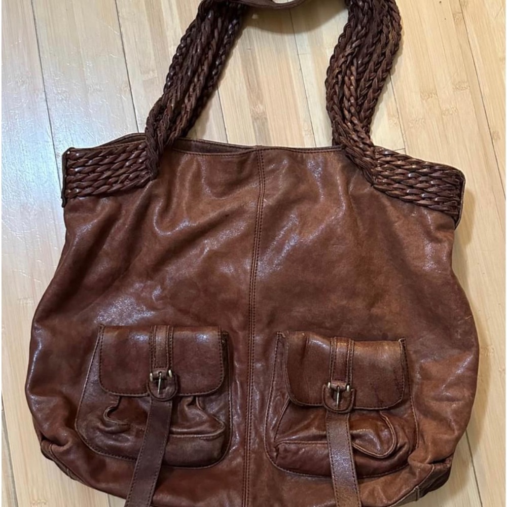 Hobo international shoulder bag brown leather